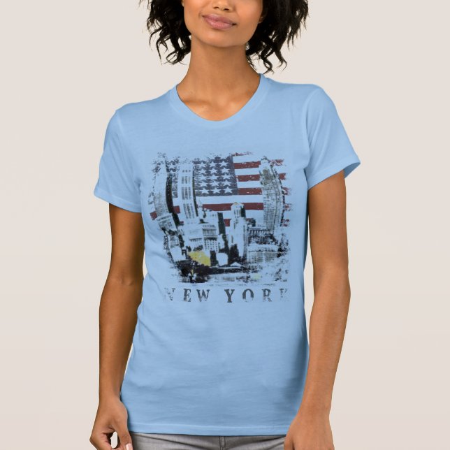 Camiseta T com New York Skyscrape sobre a bandeira dos (Frente)