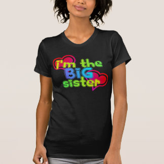 Camiseta T da obscuridade da irmã mais velha