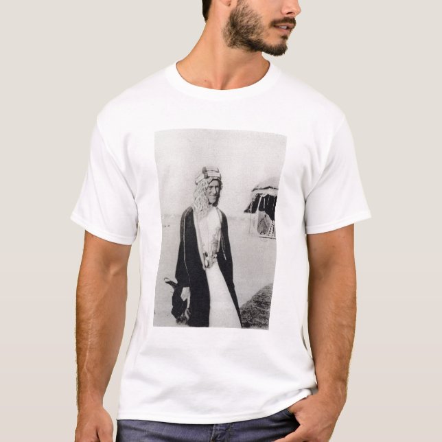 Camiseta T.E. Lawrence no vestido árabe (foto de b/w) (Frente)