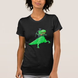 Camiseta T-Rex no chapéu alto e nas caudas