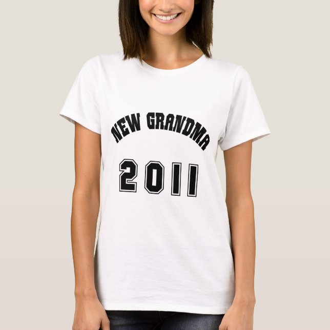 Camiseta T-shirt 2011 novo da avó (Frente)