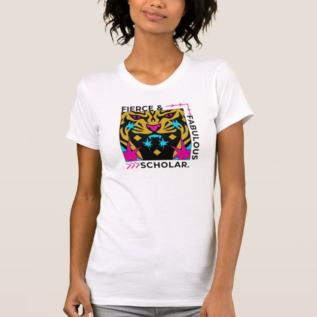 Camiseta T-Shirt acadêmico feroz e fabulosa (Frente)