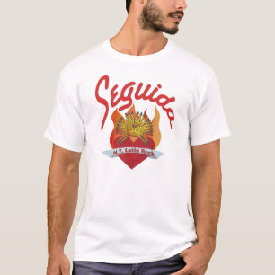 Camiseta T-shirt ardente do coração de Seguida