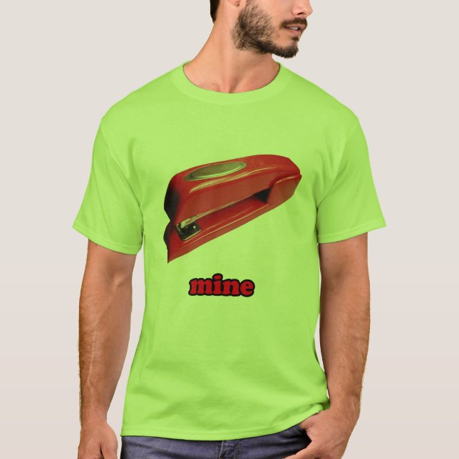Camiseta T-shirt básico da mina do grampeador (Frente)