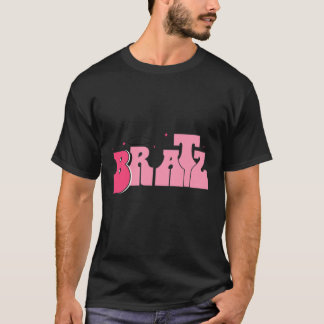 Camiseta T-shirt clássica com Bratz cor-de-rosa escrita.