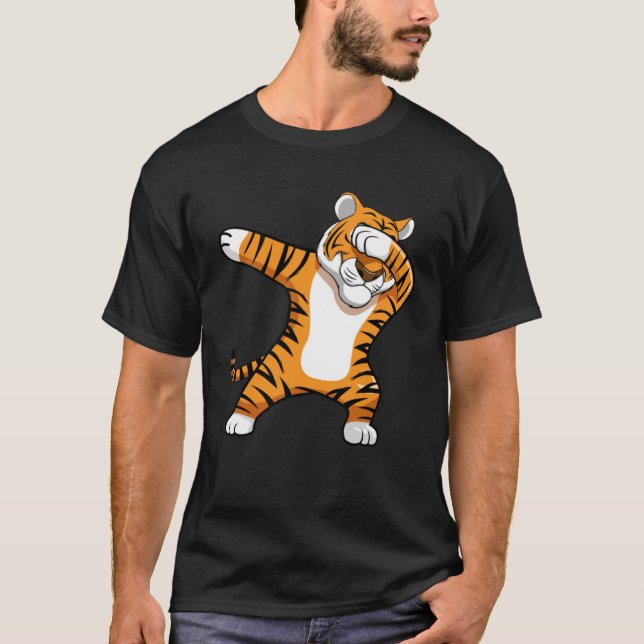 Camiseta T-Shirt Clássico do Mascote de Futebol de Dabbing  (Frente)