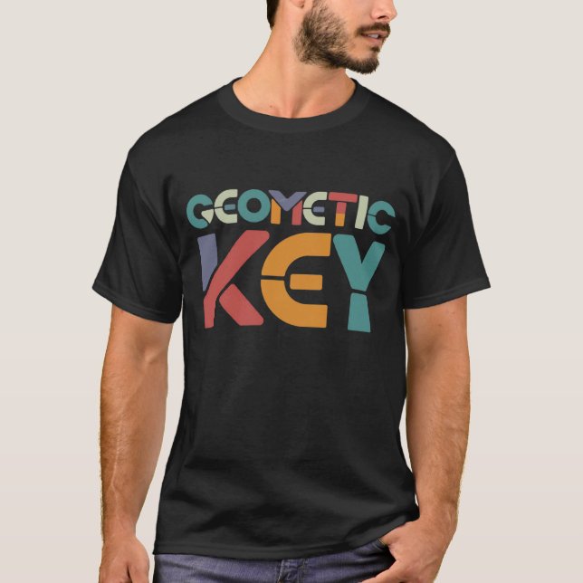 Camiseta T-Shirt com chave geométrica do Design (Frente)