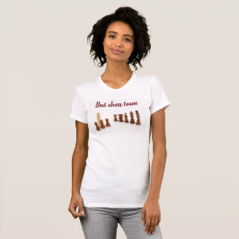 Camiseta T-shirt com figuras de xadrez e texto