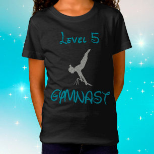 Camiseta T-Shirt com Gymnast Fonter de Rico Nível 5