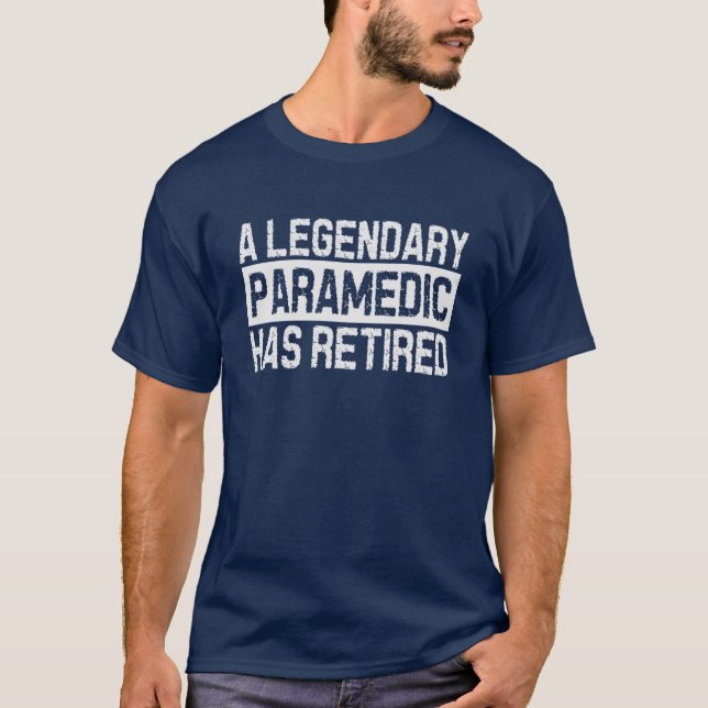 Camiseta T-Shirt com Legenda Paramédica Aposentada (Frente)