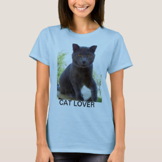 Camiseta T-shirt com o AMANTE do CAT na parte dianteira