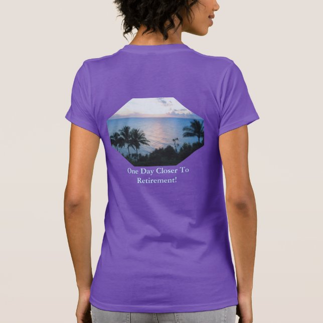 CAMISETA T-SHIRT DA APOSENTADORIA QUASE (Verso)