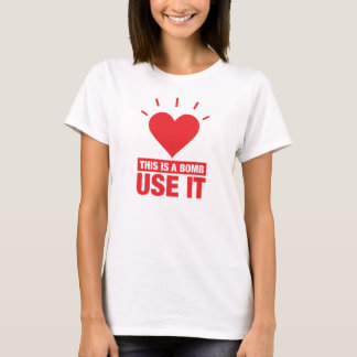 Camiseta T-shirt da bomba de amor