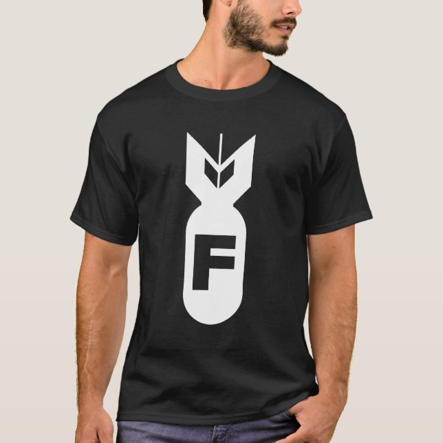 Camiseta T-shirt da bomba de F (Frente)