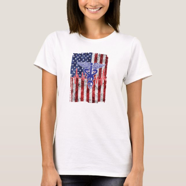 Camiseta T-shirt da enfermeira da bandeira americana (Frente)