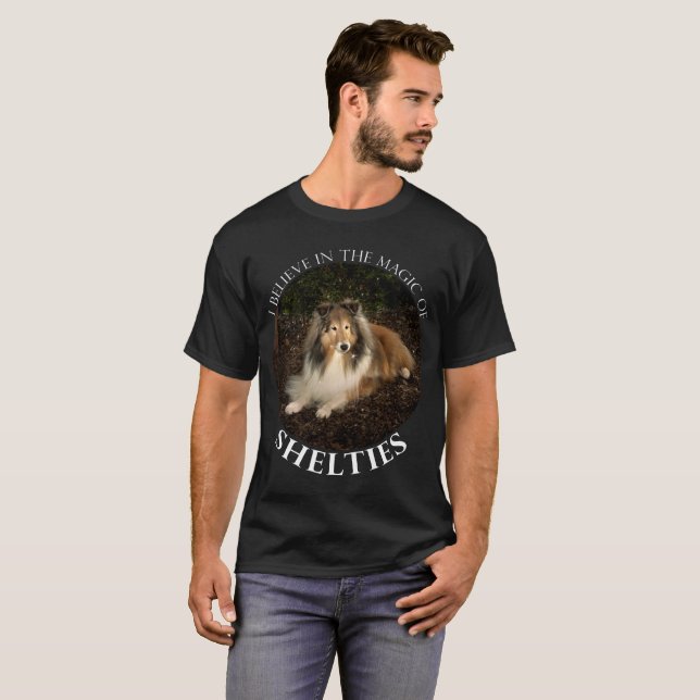 Camiseta T-shirt da mágica de Sheltie (Frente Completa)