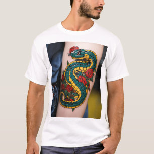 Camiseta "T-shirt da Mão de Tatuagem Cobra