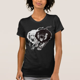 Camiseta T-shirt das mulheres dos leões de Yin e de Yang