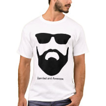 T-Shirt de barba e óculos de sol
