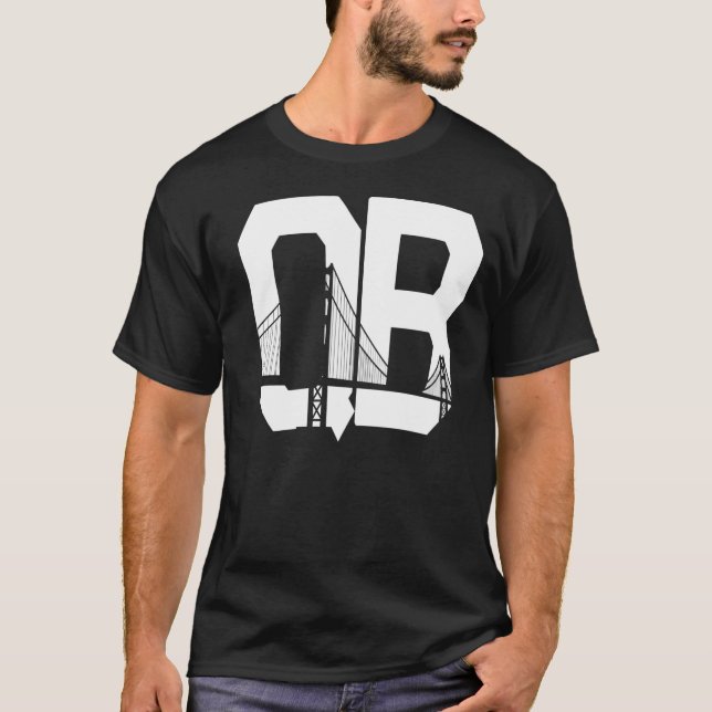 Camiseta T-shirt de Queensbridge "QB" (Frente)
