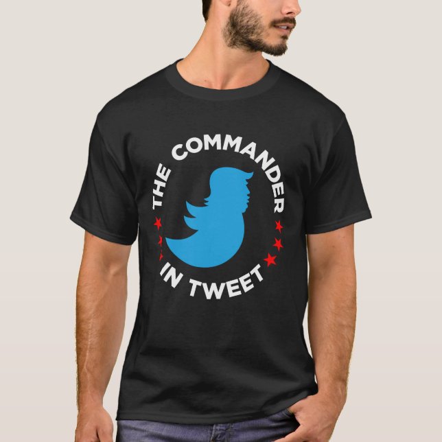 Camiseta T-shirt do Anti-Trunfo: "O COMANDANTE TWEET " (Frente)