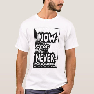 Camiseta T-shirt dos na moda com a inscrição