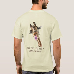 Camiseta T-Shirt Engraçado com Girafa Jogada - Texto Person