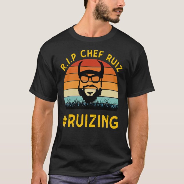 Camiseta T-shirt essencial do cozinheiro Carl Ruiz R.I.P (Frente)