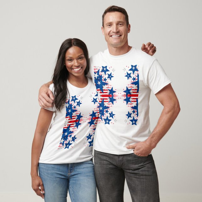 Camiseta T-Shirt Estrelas Azuis (A white t-shirt featuring a vibrant design of red, white, and blue stars and stripes.  )