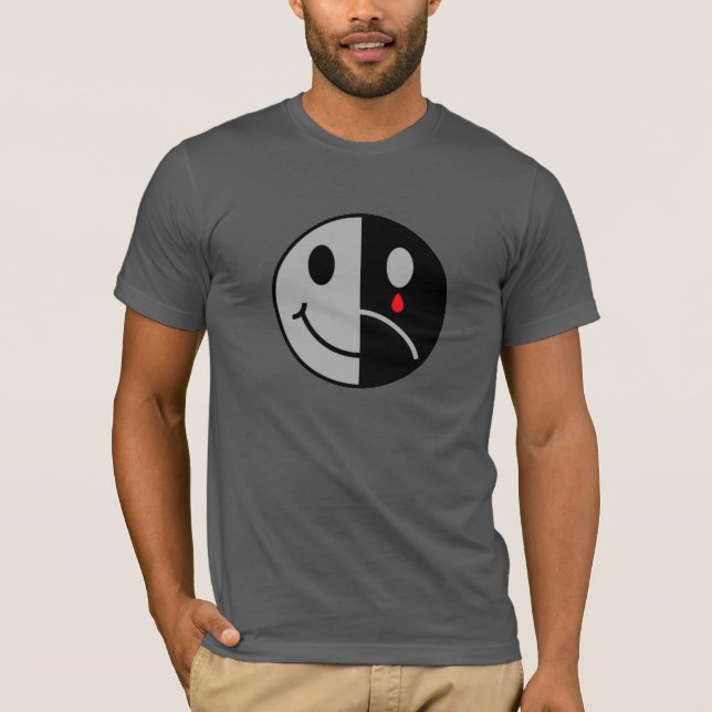 Camiseta T-Shirt Feliz Rosto Triste (Frente)
