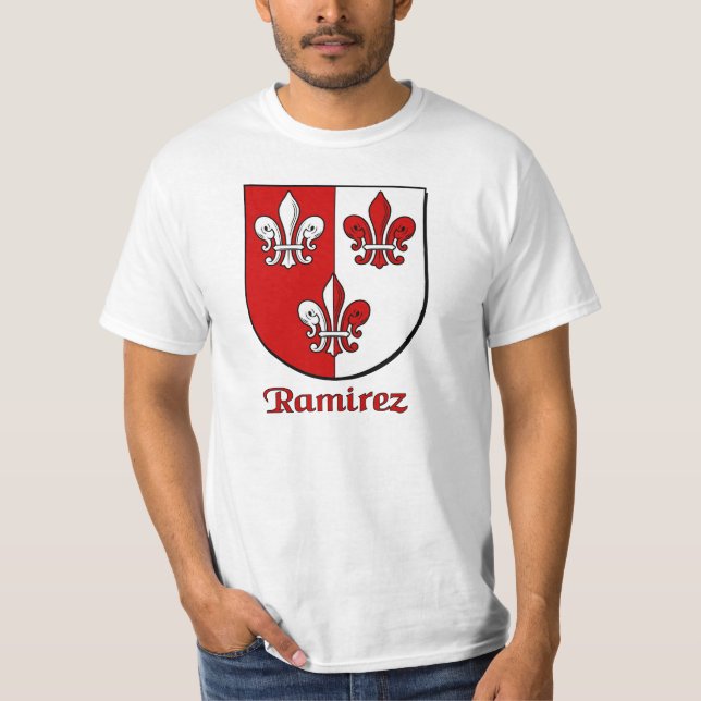 Camiseta T-Shirt Longa Capa da Família Ramirez (Frente)