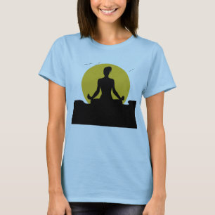 Camiseta T-shirt Meditating da luz do sol da ioga fêmea