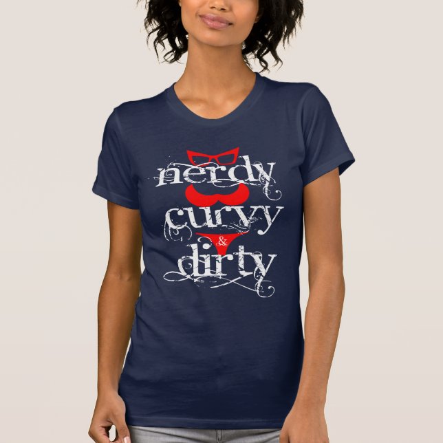 Camiseta T-shirt NERDY, CURVY & SUJO (Frente)