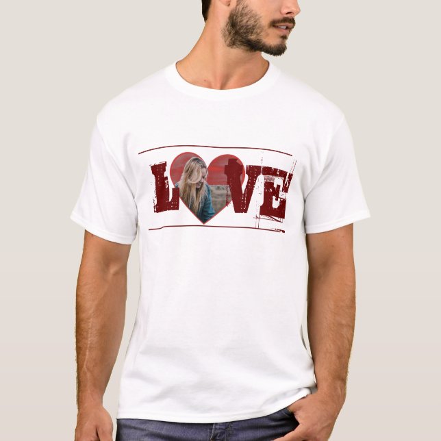 Camiseta T-Shirt personalizado em forma de coração LOVE (Frente)