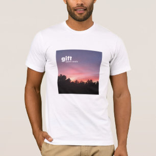 Camiseta T-Shirt "Presente" por Almas Sobressalentes
