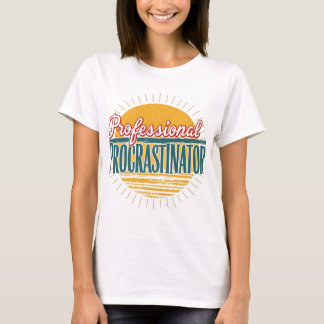Camiseta T-Shirt Retro Procrastinador Profissional - Engraç