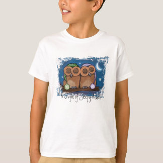 Camiseta T-shirt sonolento bonito das corujas