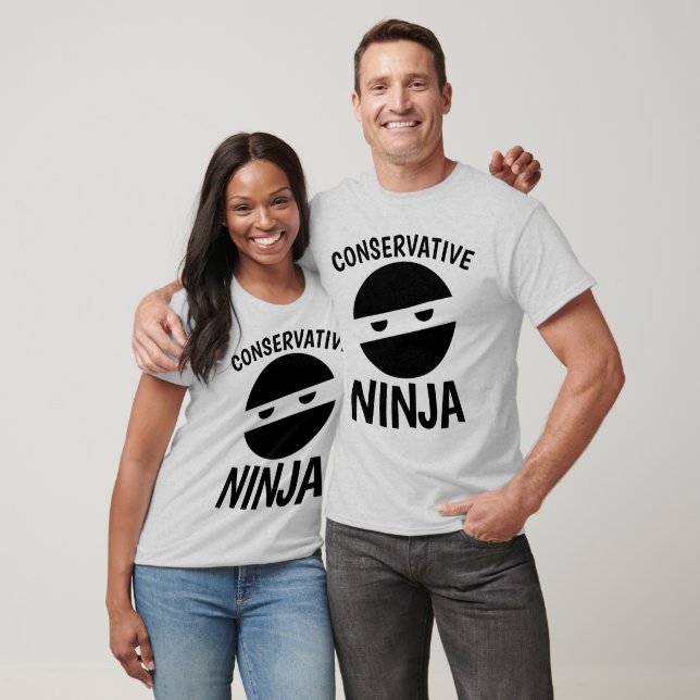 Camiseta T-shirts CONSERVATIVE NINJA (Unissex)