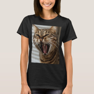 Camiseta Tabby Cat Yawning Retrato Artístico 1