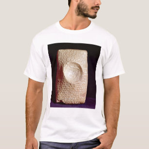 Camiseta Tabuleta com inscrição cuneiform