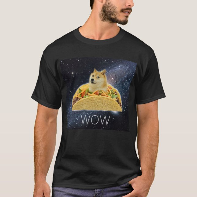 Camiseta Tacos de Cães WOW em memórias espaciais com estrel (Frente)