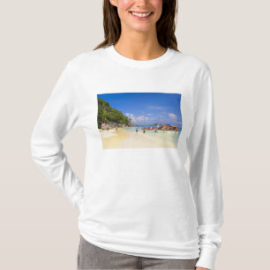 Camiseta Tailândia, Mar de Andamão. Passageiros em terra em