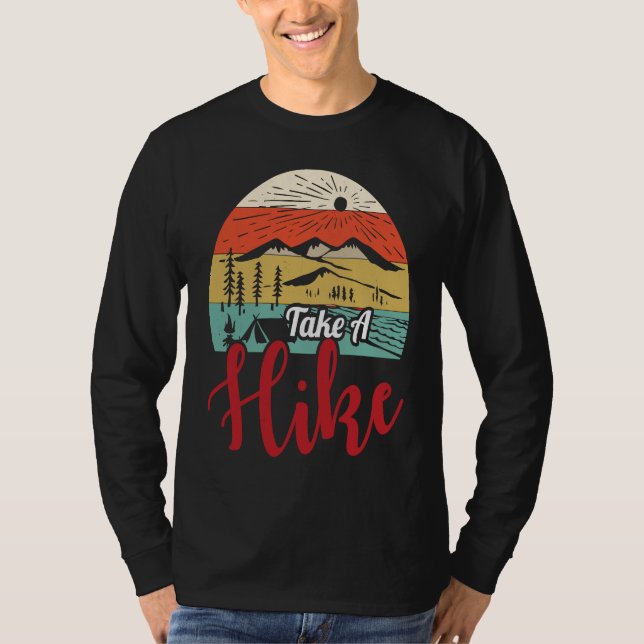 Camiseta Take A Hike  Retro Hiker Outdoor Mountain Nature H (Frente)