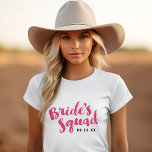 Camiseta Tanques personalizados de noivas cor-de-rosa<br><div class="desc">Camisetas e tanques de noiva personalizados com o gráfico "Esquadrão da Noiva" em um script de pincel de na moda. Personalize-o com sua data de casamento, hashtag de casamento, nomes ou outro texto personalizado. Presente perfeito para noiva, damas de noiva e festa de casamento para vestir para o dia de...</div>