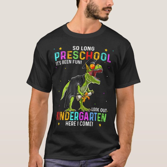 Camiseta Tão Longa Graduação Pré-Escolar Classe 2024 Dinos  (Frente)