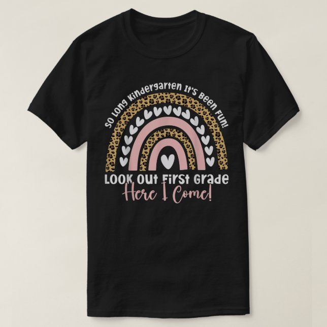 Camiseta Tão longo jardim de infância aqui eu venho na grad (Frente do Design)