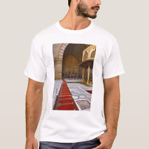 Camiseta tapetes de orações que levam à mesquita islâmi
