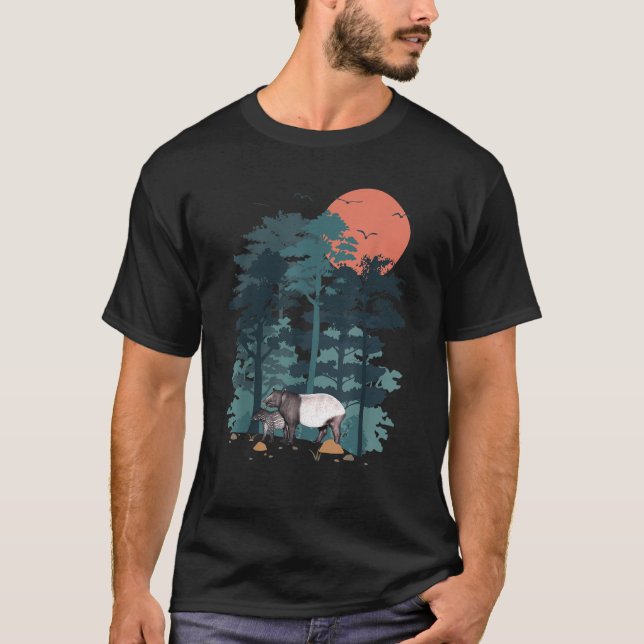 Camiseta Tapir Mountain Pine Tree Sky Birds Voam pela Frent (Frente)