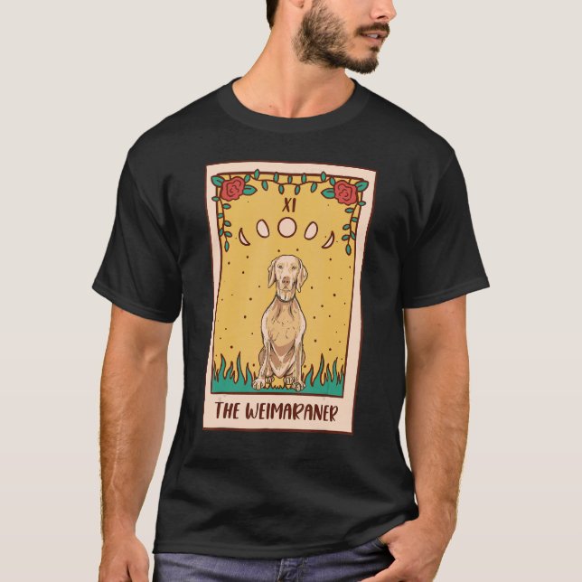 Camiseta Tarot Card Occultism Magic Occultism Dog Weimarane (Frente)