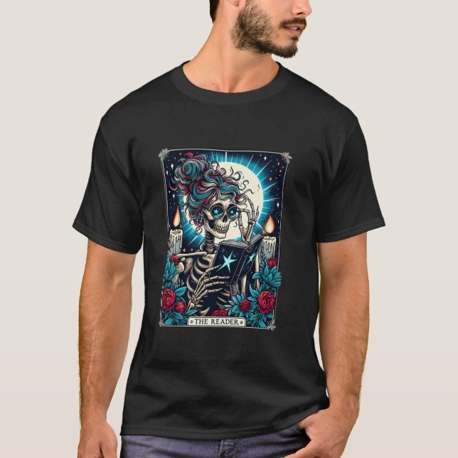 Camiseta Tarot Card Spooker Professor O Skeleton do Leitor  (Frente)